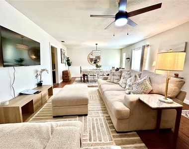 265 W Bay Avenue - Photo Thumbnail 2