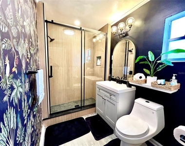 265 W Bay Avenue - Photo Thumbnail 10