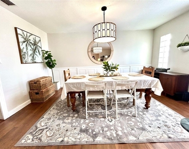 265 W Bay Avenue - Photo Thumbnail 12