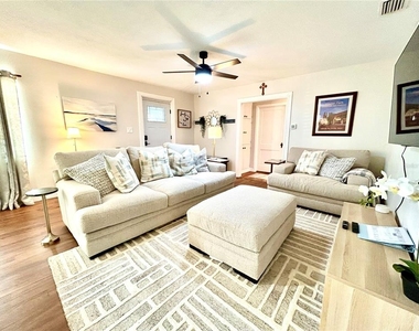 265 W Bay Avenue - Photo Thumbnail 1