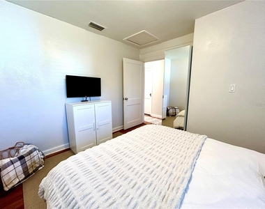 265 W Bay Avenue - Photo Thumbnail 7