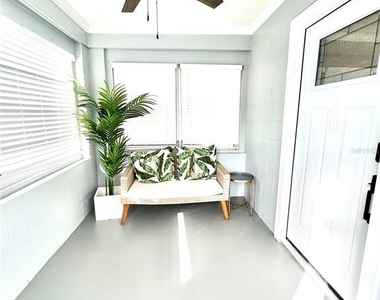 265 W Bay Avenue - Photo Thumbnail 9