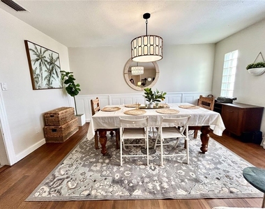 265 W Bay Avenue - Photo Thumbnail 4