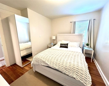 265 W Bay Avenue - Photo Thumbnail 8
