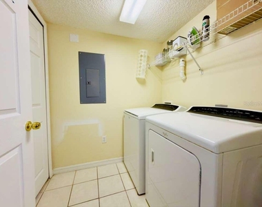 8439 Crystal Cove Loop - Photo Thumbnail 19