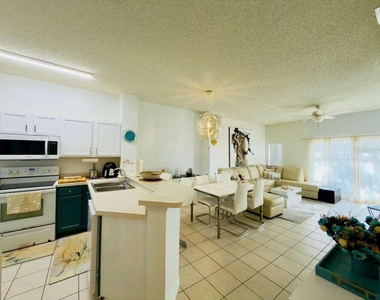 8439 Crystal Cove Loop - Photo Thumbnail 3