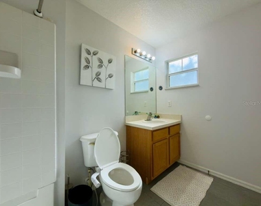 8439 Crystal Cove Loop - Photo Thumbnail 12