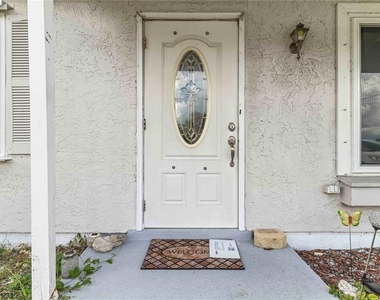 20550 Edgewater Drive - Photo Thumbnail 4