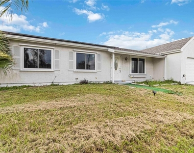 20550 Edgewater Drive - Photo Thumbnail 3