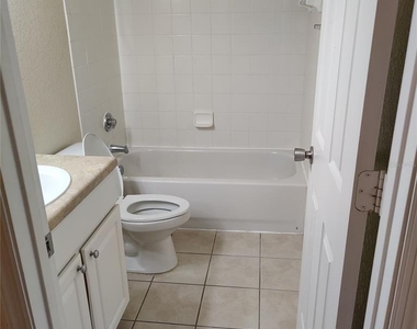 4961 Nw 43rd Avenue - Photo Thumbnail 40