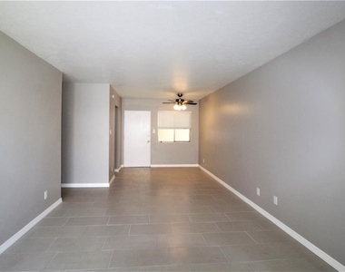 3001 Bee Ridge Road - Photo Thumbnail 3
