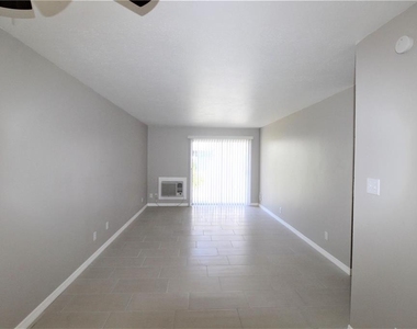 3001 Bee Ridge Road - Photo Thumbnail 5