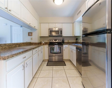 5685 Ashton Lake Drive - Photo Thumbnail 11