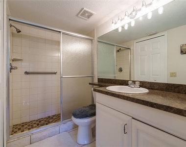 5685 Ashton Lake Drive - Photo Thumbnail 9
