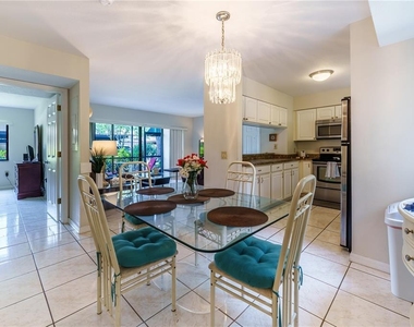 5685 Ashton Lake Drive - Photo Thumbnail 6