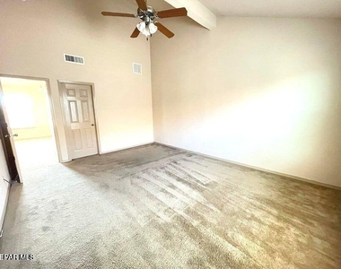 4001 Hueco Valley Drive - Photo Thumbnail 18
