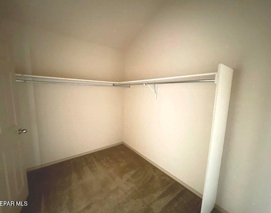 4001 Hueco Valley Drive - Photo Thumbnail 20