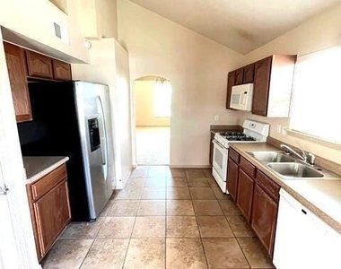 4001 Hueco Valley Drive - Photo Thumbnail 6