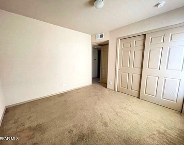 4001 Hueco Valley Drive - Photo Thumbnail 9
