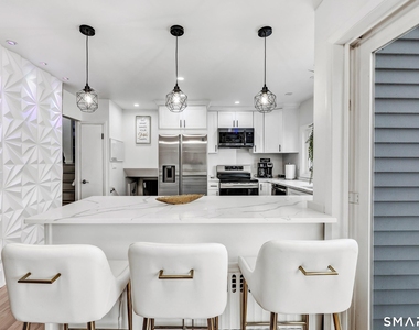 110 Grenelle Street - Photo Thumbnail 5