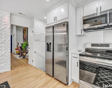 110 Grenelle Street - Photo Thumbnail 14