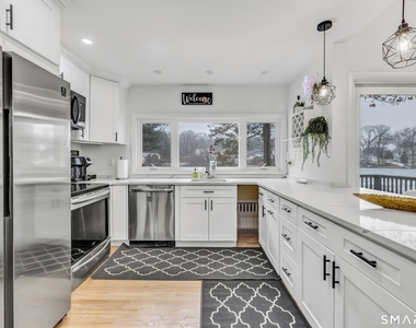 110 Grenelle Street - Photo Thumbnail 13