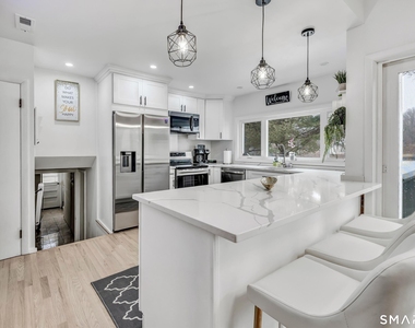 110 Grenelle Street - Photo Thumbnail 9