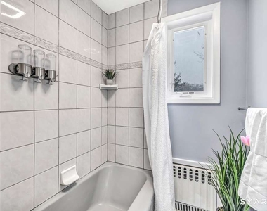 110 Grenelle Street - Photo Thumbnail 7
