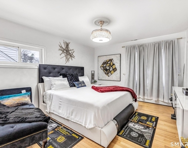 110 Grenelle Street - Photo Thumbnail 12