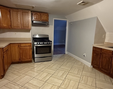 21 North Walnut Street - Photo Thumbnail 6
