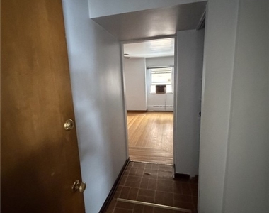 5839 Darlington Rd - Photo Thumbnail 3