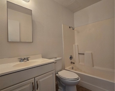 628 Triest Court - Photo Thumbnail 14