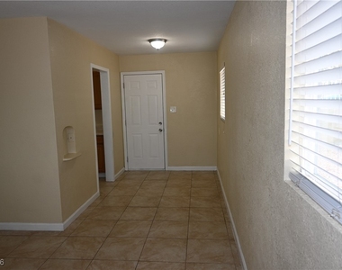 320 N 16th Street - Photo Thumbnail 1
