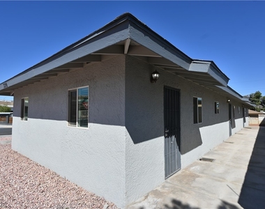 320 N 16th Street - Photo Thumbnail 23