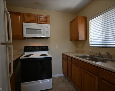 320 N 16th Street - Photo Thumbnail 13