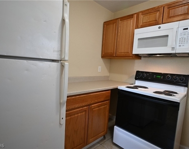 320 N 16th Street - Photo Thumbnail 16