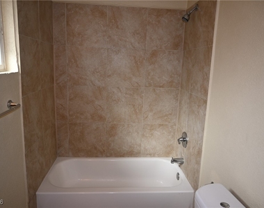 320 N 16th Street - Photo Thumbnail 2