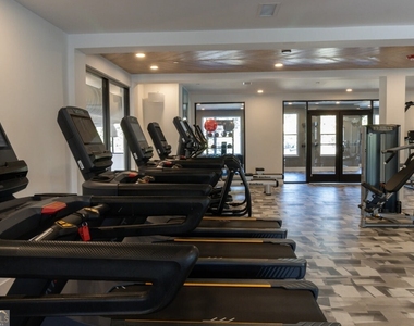 305 Collins Industr Way - Photo Thumbnail 28