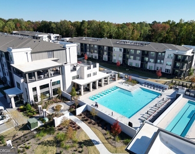 305 Collins Industr Way - Photo Thumbnail 13