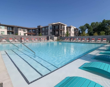 305 Collins Industr Way - Photo Thumbnail 35