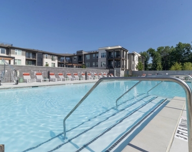 305 Collins Industr Way - Photo Thumbnail 14