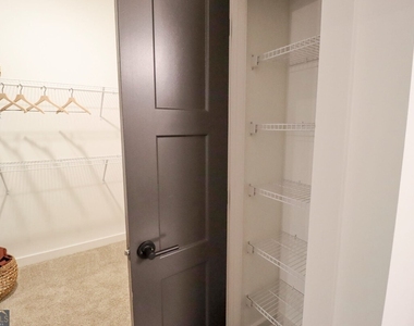 305 Collins Industr Way - Photo Thumbnail 9