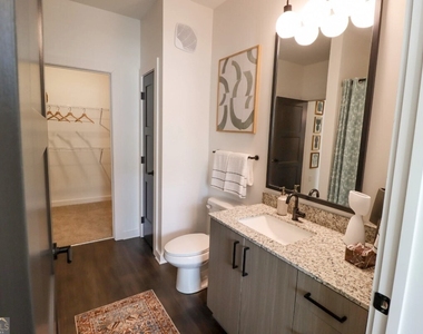 305 Collins Industr Way - Photo Thumbnail 7