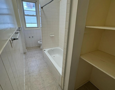 203 North 9th Avenue - Photo Thumbnail 2