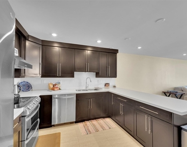 1401 S Ocean Drive - Photo Thumbnail 12