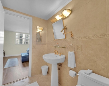 1401 S Ocean Drive - Photo Thumbnail 21