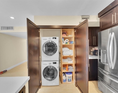 1401 S Ocean Drive - Photo Thumbnail 16