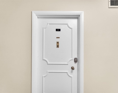 1401 S Ocean Drive - Photo Thumbnail 9