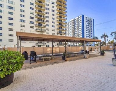 1401 S Ocean Drive - Photo Thumbnail 39