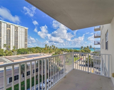 1401 S Ocean Drive - Photo Thumbnail 8